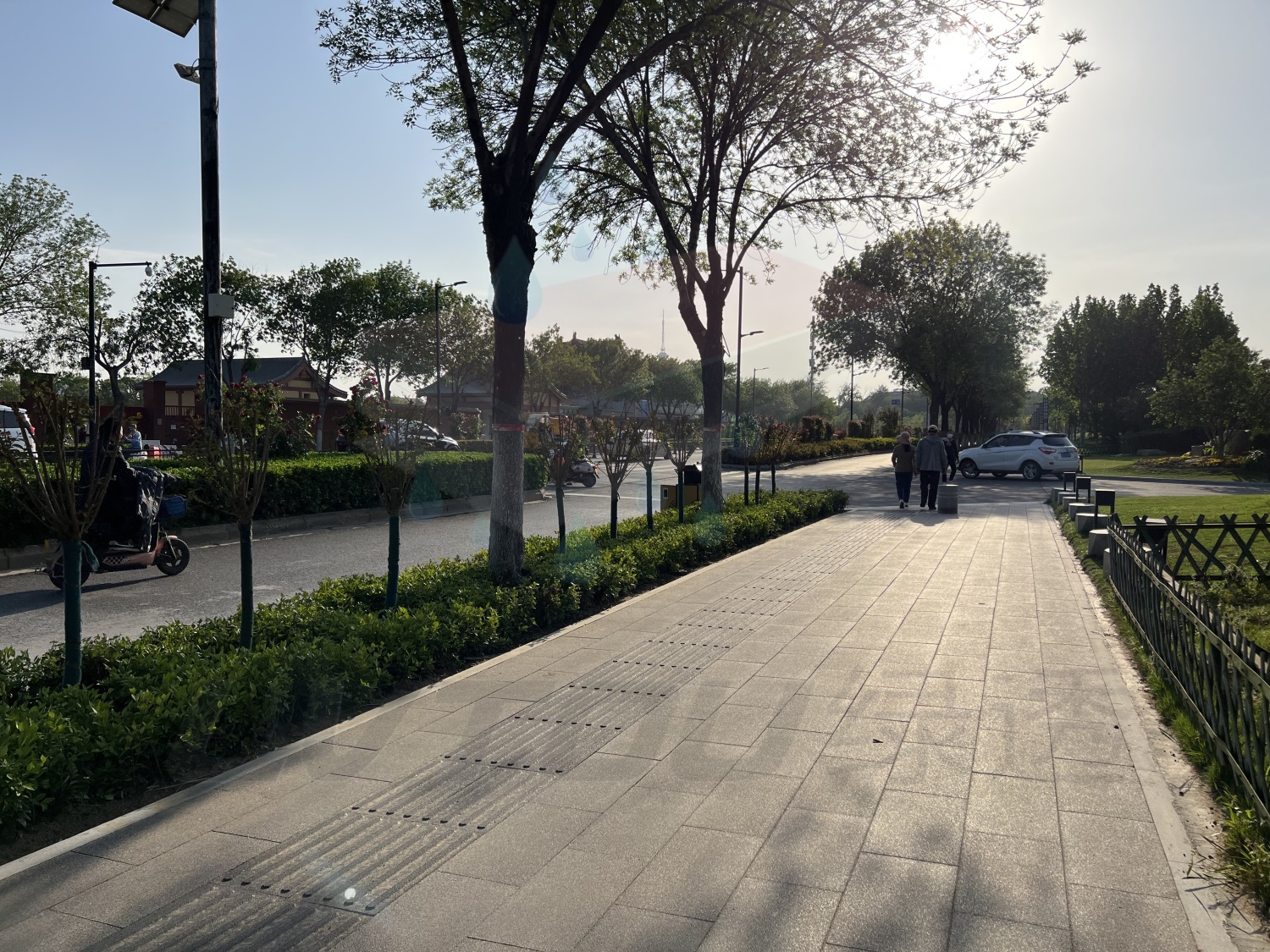 開(kāi)封清明上河園外圍道路提升